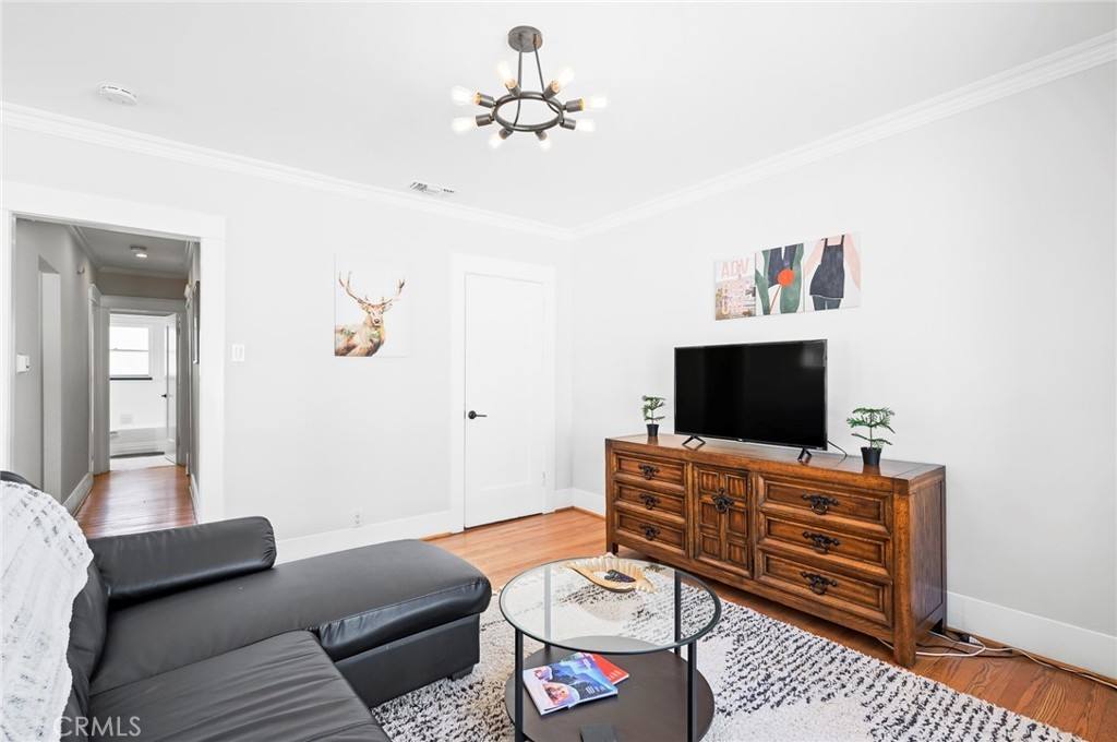 Townhouse for rent at 1336 Tamarind Ave, Los Angeles, CA 90028