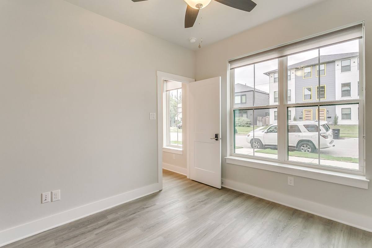 Apartment for rent at 3210 Forest Park Blvd, Fort Worth, TX 76110
