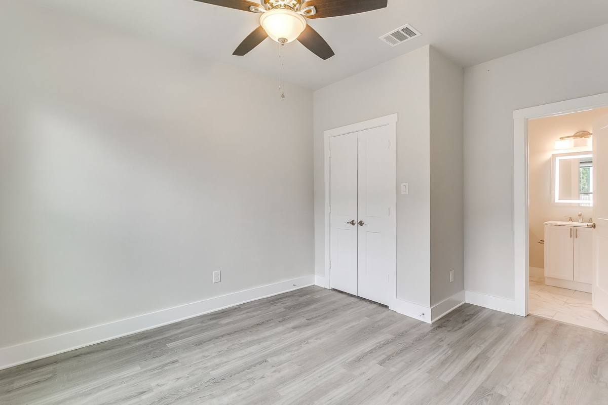 Apartment for rent at 3210 Forest Park Blvd, Fort Worth, TX 76110