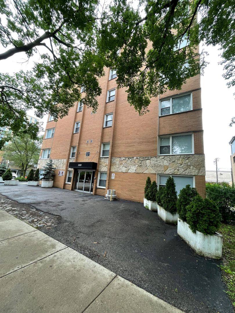 Apartment for rent at 1100 Church St, Evanston, IL 60201