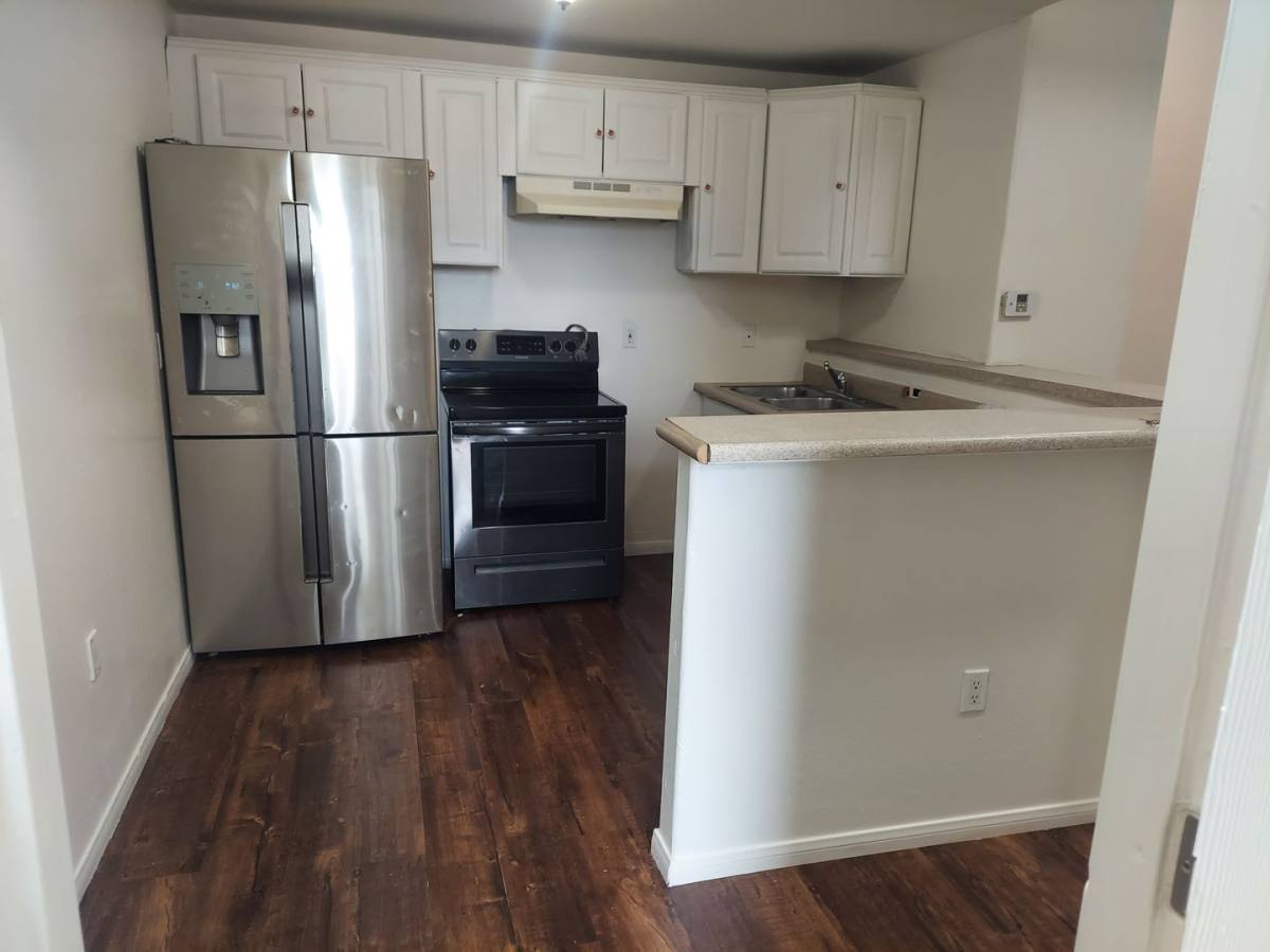 Apartment for rent at 1325 Venice Blvd, Los Angeles, CA 90006