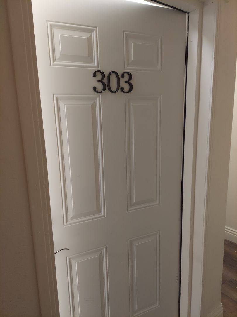 Apartment for rent at 1325 Venice Blvd, Los Angeles, CA 90006