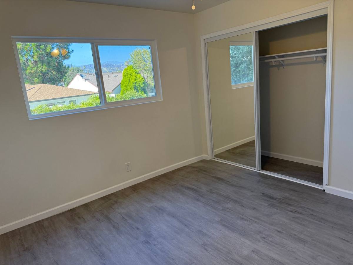 Apartment for rent at 1371 Hilda Ave, Glendale, CA 91205