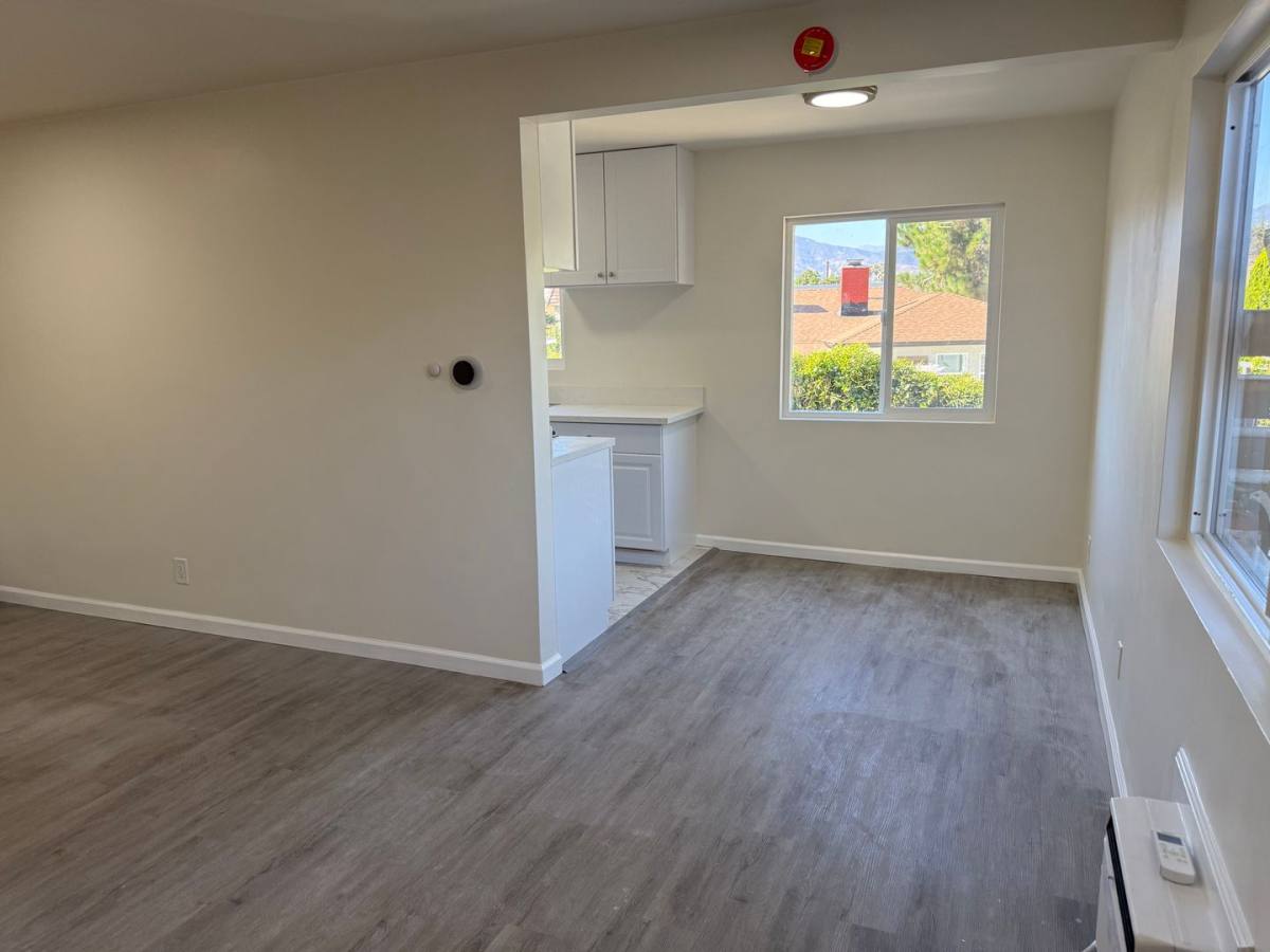 Apartment for rent at 1371 Hilda Ave, Glendale, CA 91205