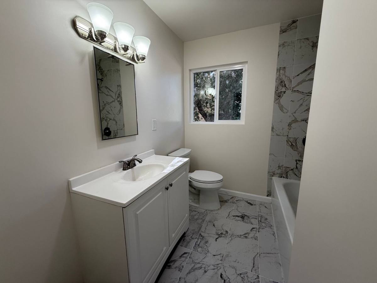 Apartment for rent at 1371 Hilda Ave, Glendale, CA 91205