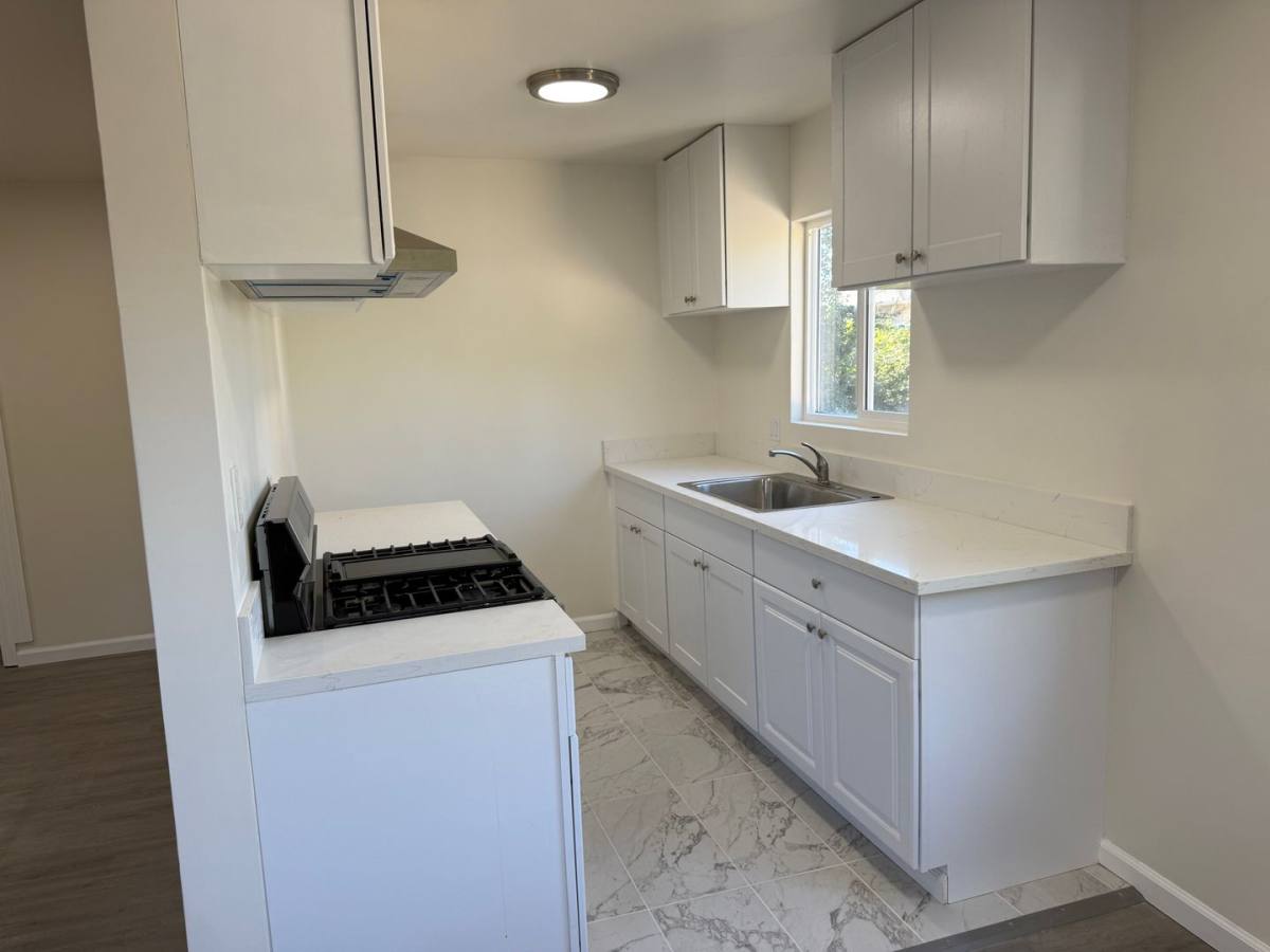 Apartment for rent at 1371 Hilda Ave, Glendale, CA 91205