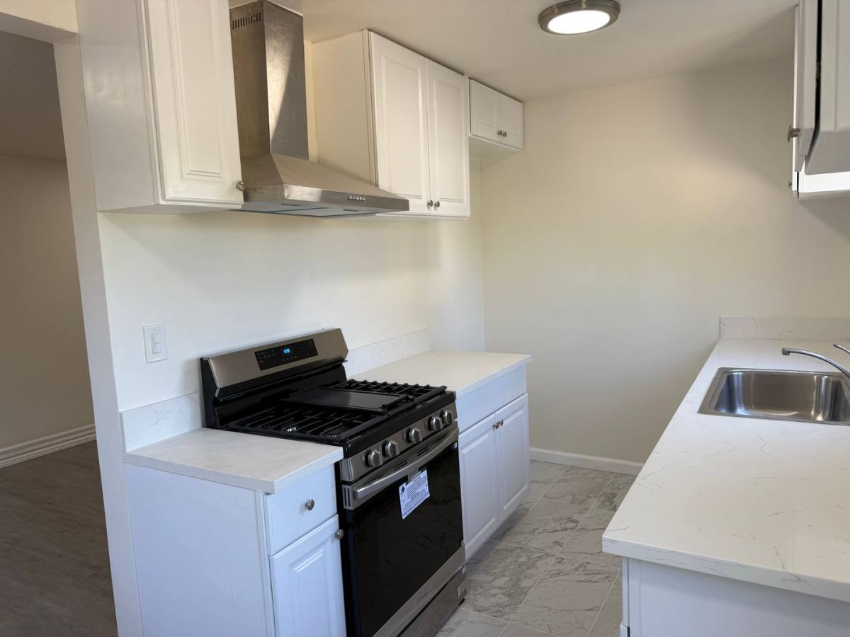 Apartment for rent at 1371 Hilda Ave, Glendale, CA 91205