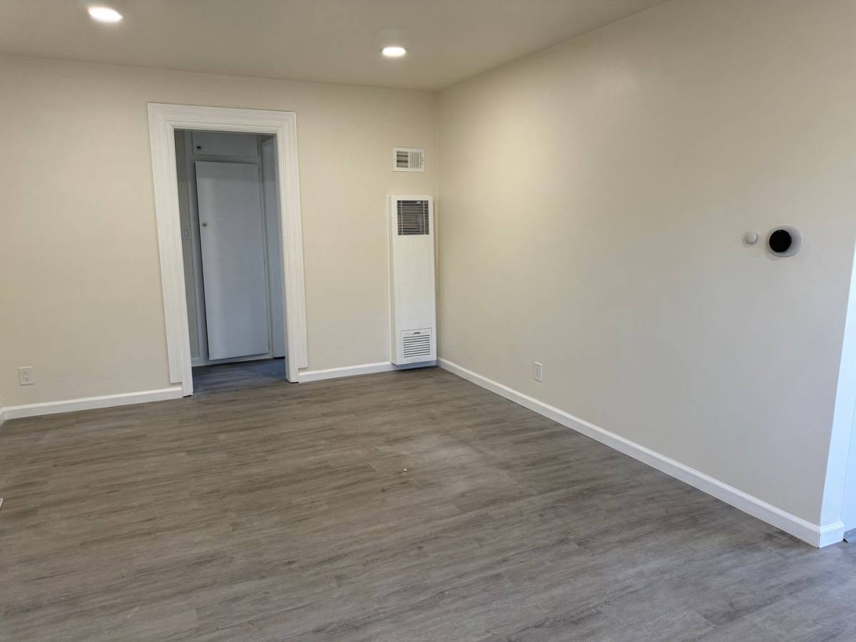 Apartment for rent at 1371 Hilda Ave, Glendale, CA 91205