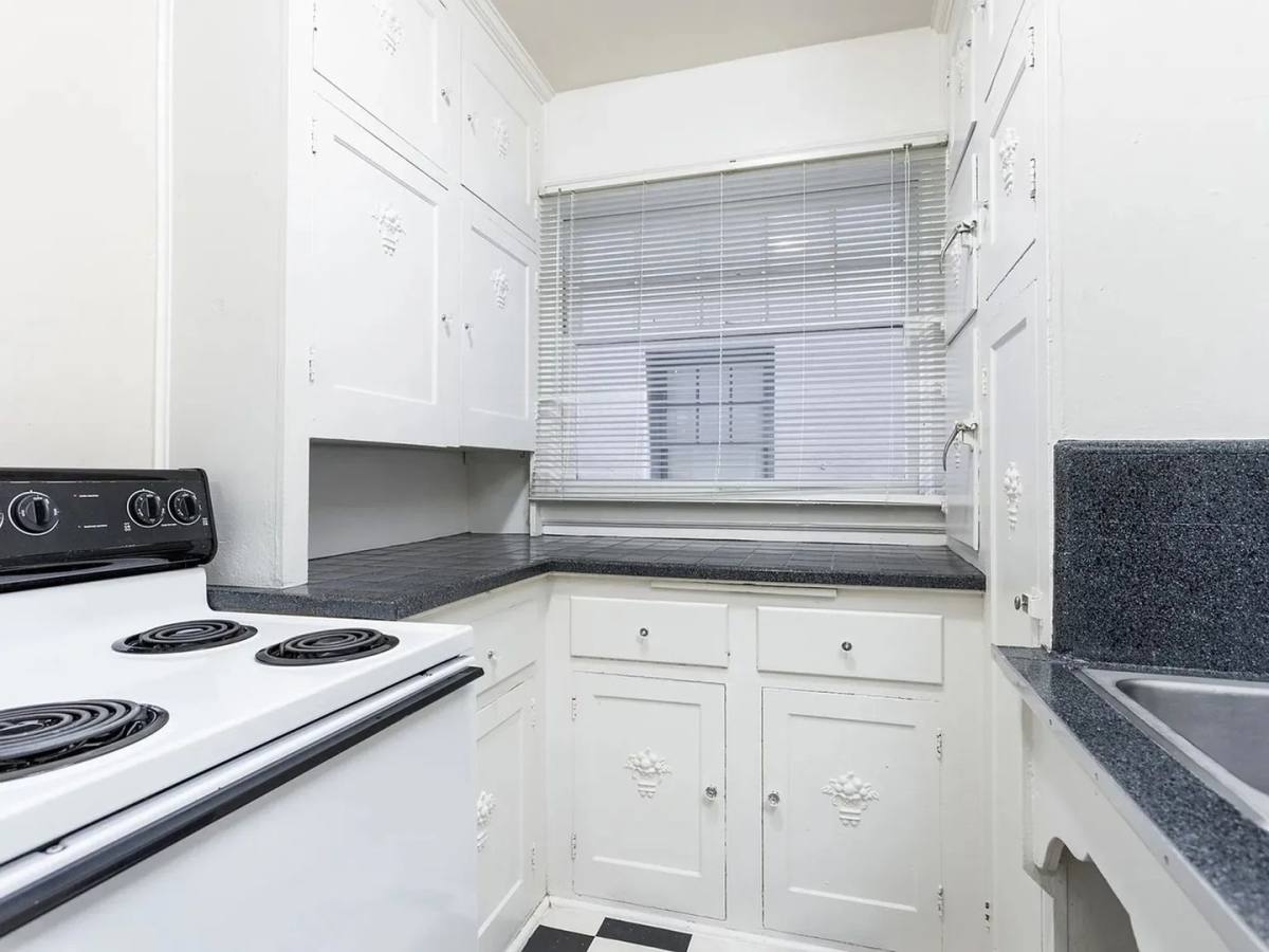 Apartment for rent at 708 NW 19th Ave, Portland, OR 97209