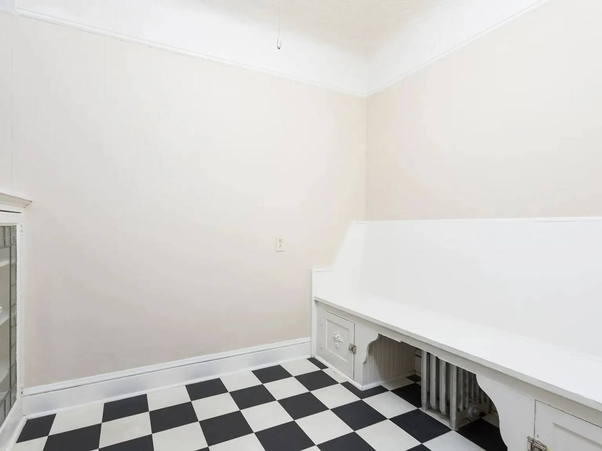 Apartment for rent at 708 NW 19th Ave, Portland, OR 97209