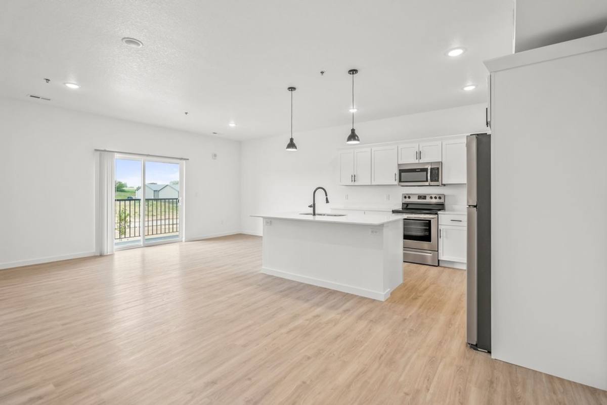 Condo for rent at 895 W 8th St, Garner, IA 50438