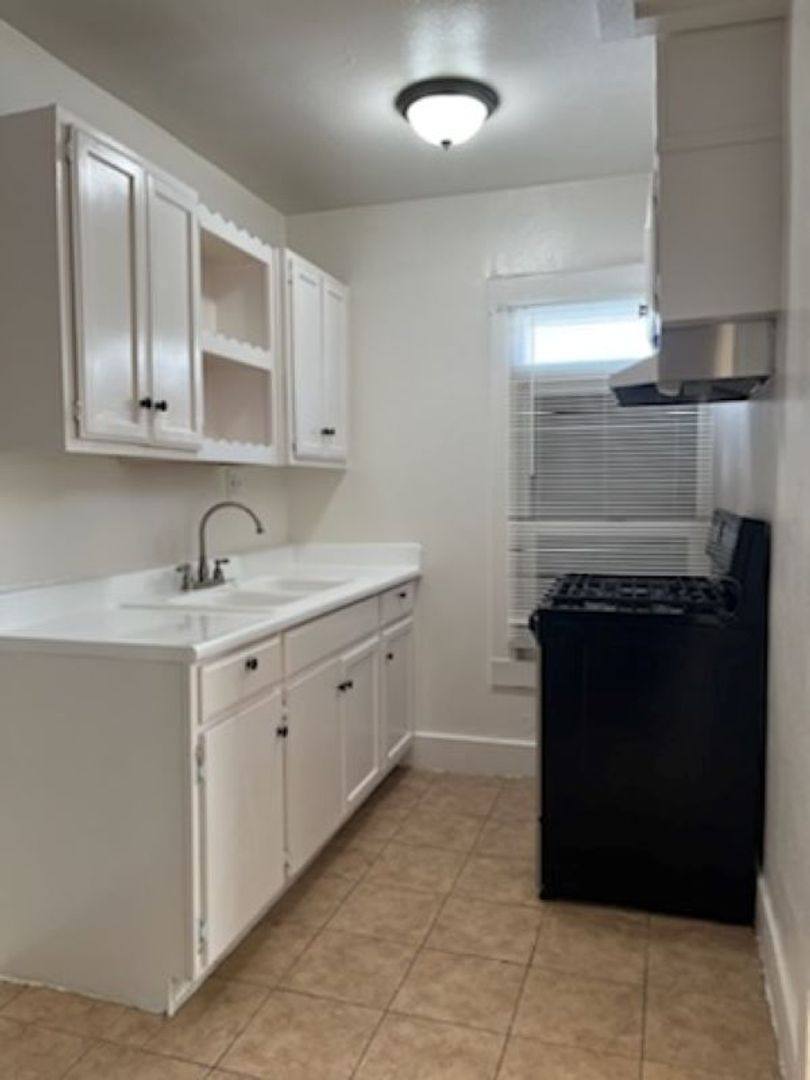 Apartment for rent at 443-445 W Florence Ave, Los Angeles, CA 90003
