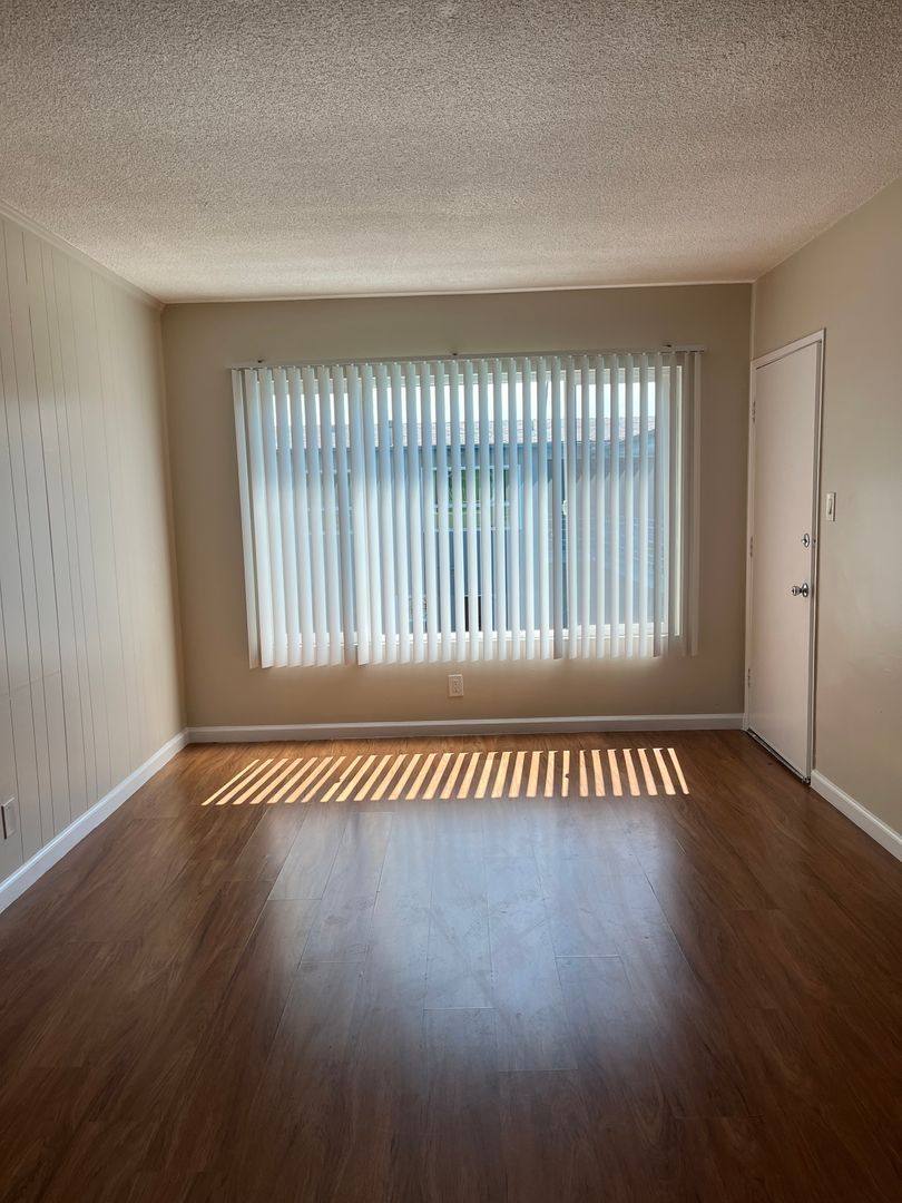 Apartment for rent at 443-445 W Florence Ave, Los Angeles, CA 90003
