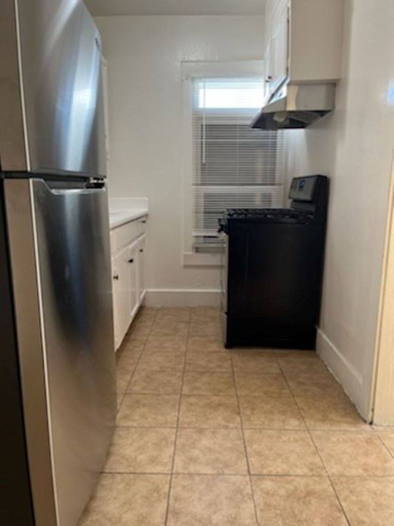 Apartment for rent at 443-445 W Florence Ave, Los Angeles, CA 90003