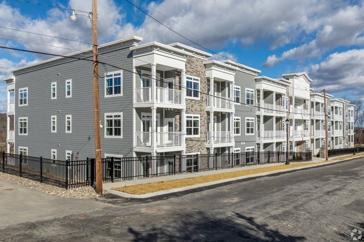 Apartment for rent at 7 Theta Dr, Vernon, NJ 07462