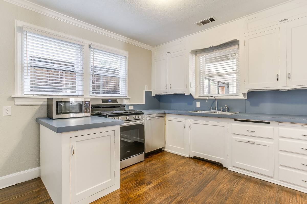 Apartment for rent at 3257 Greene Ave, Fort Worth, TX 76109