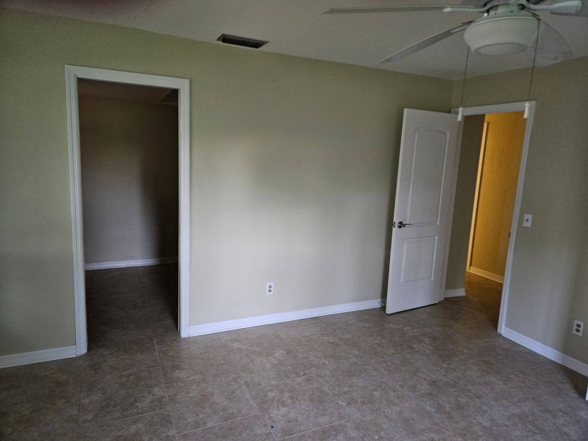 Apartment for rent at 309 Tarpon Dr, Cape Coral, FL 33904