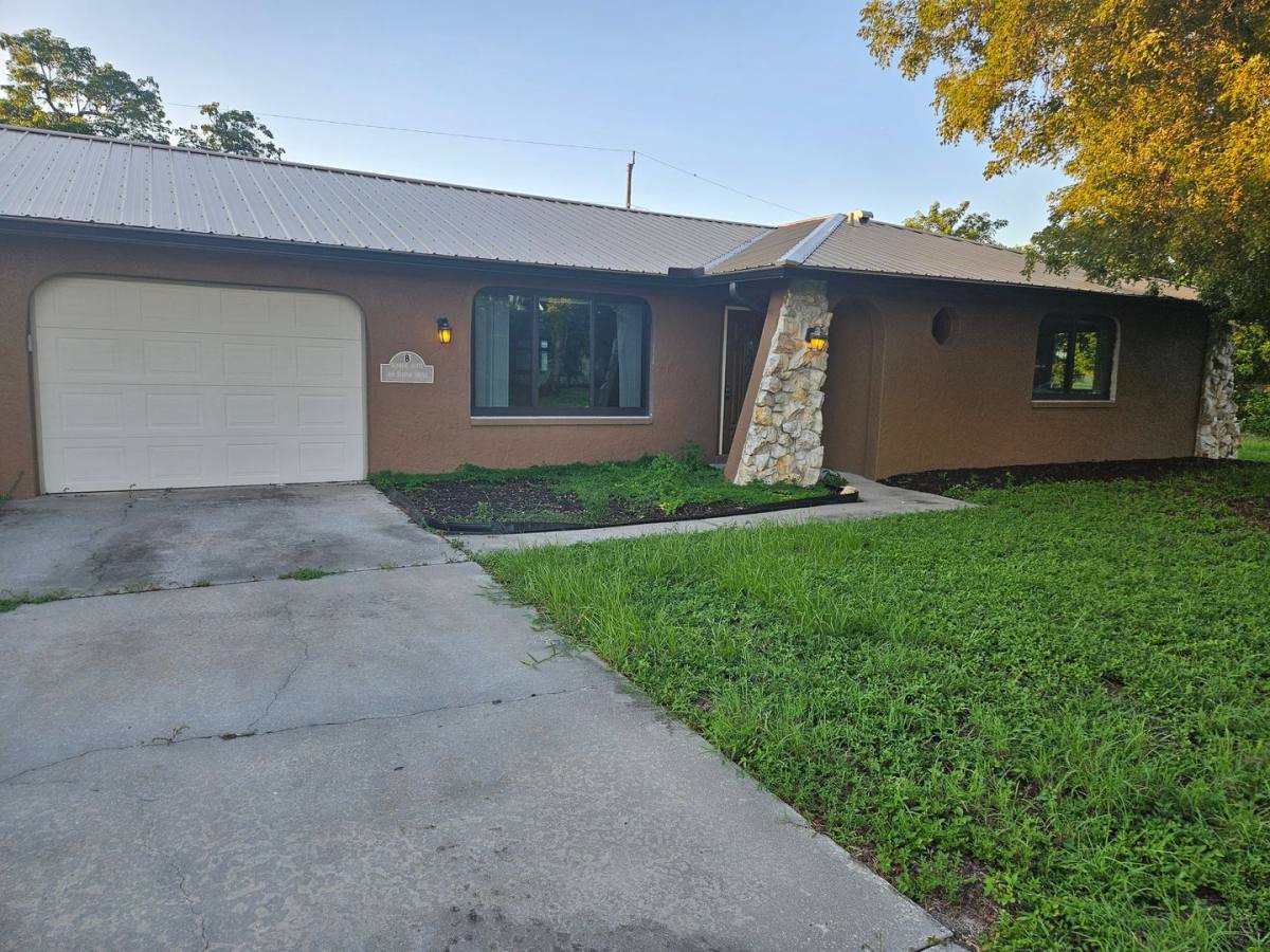 Apartment for rent at 309 Tarpon Dr, Cape Coral, FL 33904