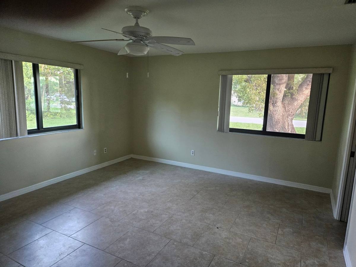 Apartment for rent at 309 Tarpon Dr, Cape Coral, FL 33904
