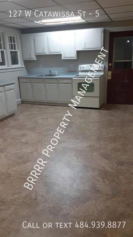 Apartment for rent at 127 W Catawissa St, Nesquehoning, PA 18240