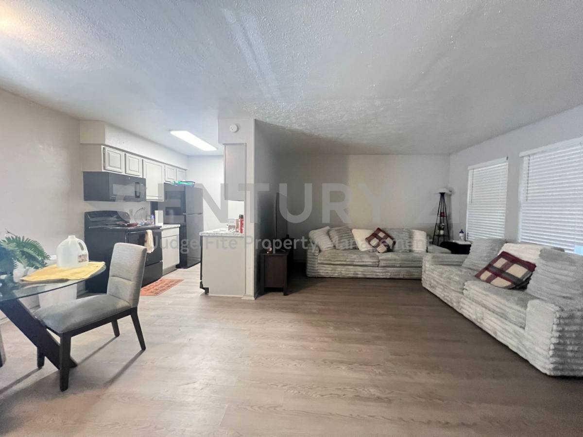Apartment for rent at 1108 N Elm St, Denton, TX 76201