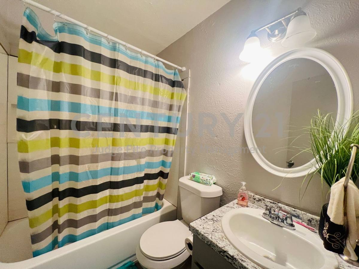 Apartment for rent at 1108 N Elm St, Denton, TX 76201