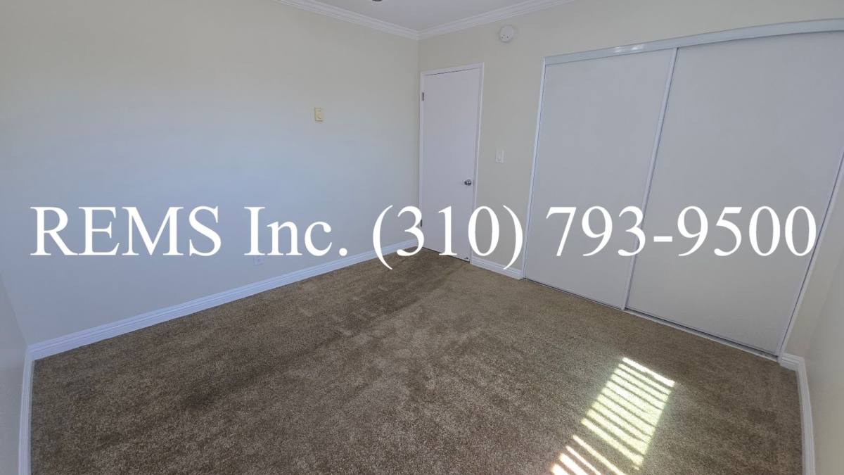 Apartment for rent at 621 N Market St, Inglewood, CA 90302