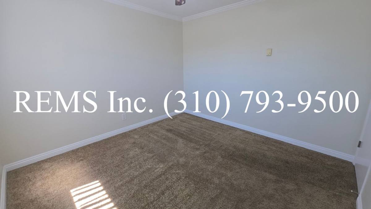 Apartment for rent at 621 N Market St, Inglewood, CA 90302