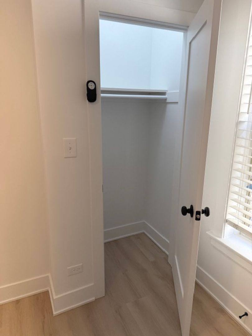 Apartment for rent at 2139 W Lunt Ave, Chicago, IL 60645