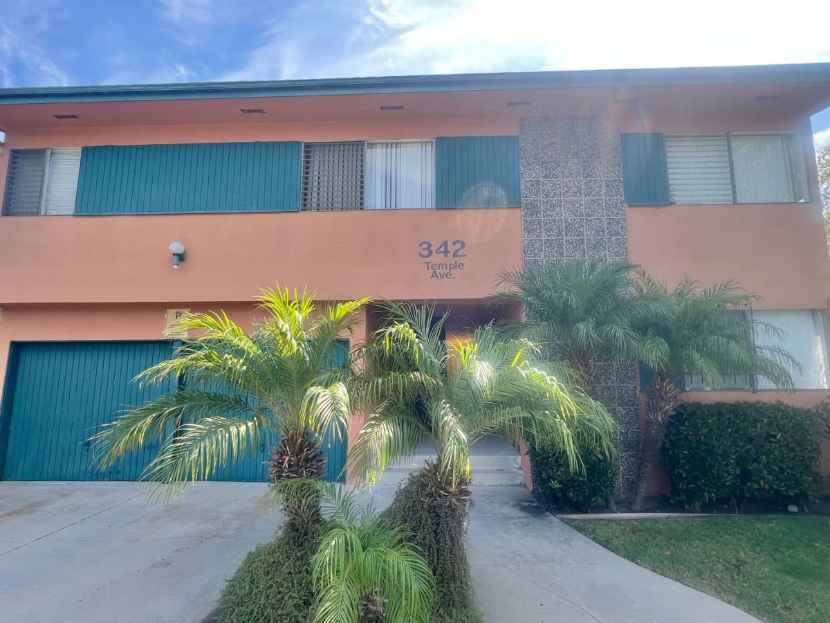 Apartment for rent at 342 Temple Ave, Long Beach, CA 90814