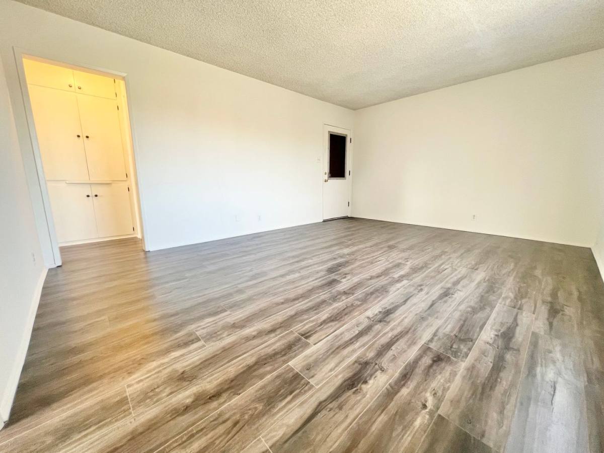 Apartment for rent at 342 Temple Ave, Long Beach, CA 90814