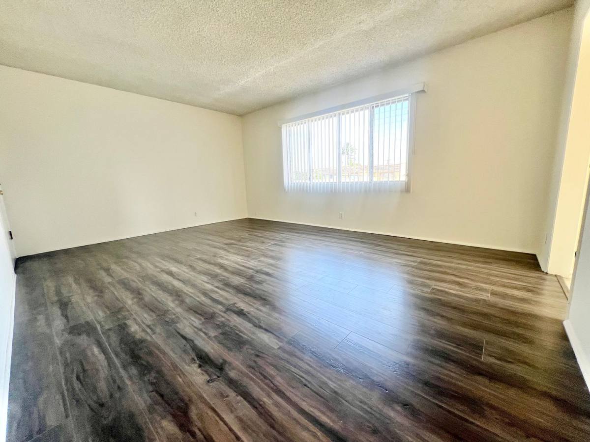 Apartment for rent at 342 Temple Ave, Long Beach, CA 90814
