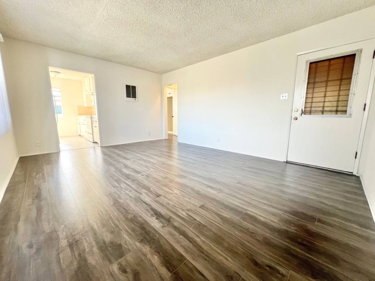 Apartment for rent at 342 Temple Ave, Long Beach, CA 90814