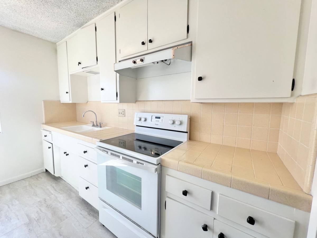 Apartment for rent at 342 Temple Ave, Long Beach, CA 90814