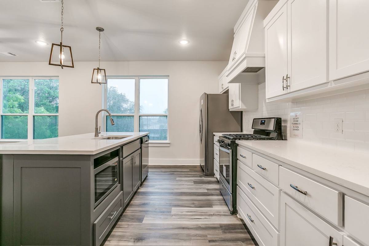 Apartment for rent at 3145 Forest Park Blvd, Fort Worth, TX 76110