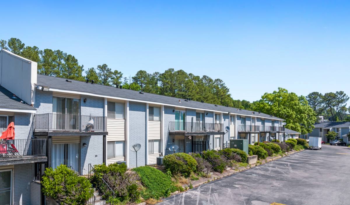 Apartment for rent at 925 Beacon Parkway E, Birmingham, AL 35209