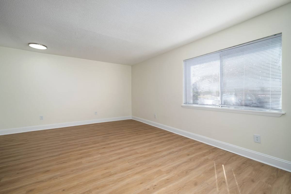 Apartment for rent at 925 Beacon Parkway E, Birmingham, AL 35209