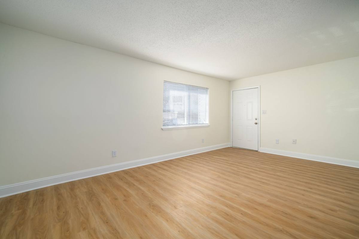 Apartment for rent at 925 Beacon Parkway E, Birmingham, AL 35209