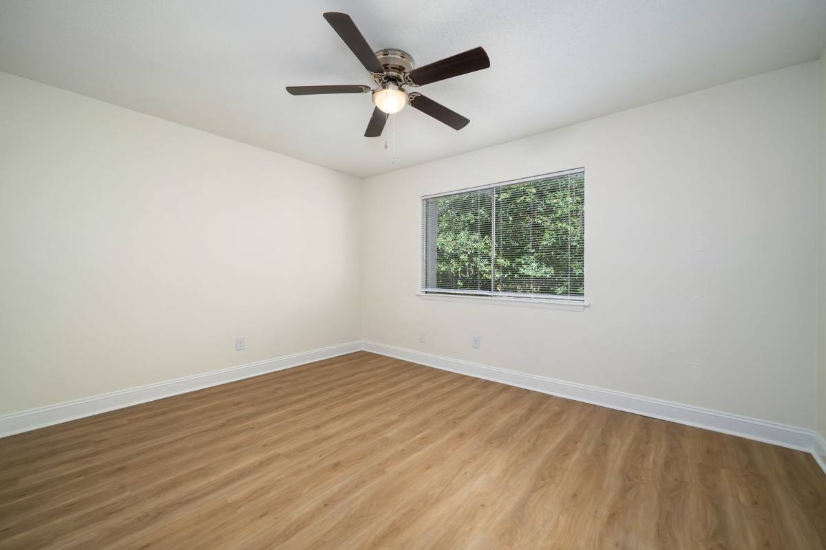 Apartment for rent at 925 Beacon Parkway E, Birmingham, AL 35209
