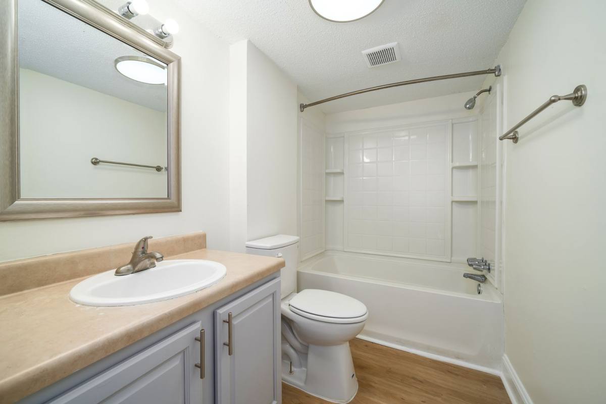 Apartment for rent at 925 Beacon Parkway E, Birmingham, AL 35209