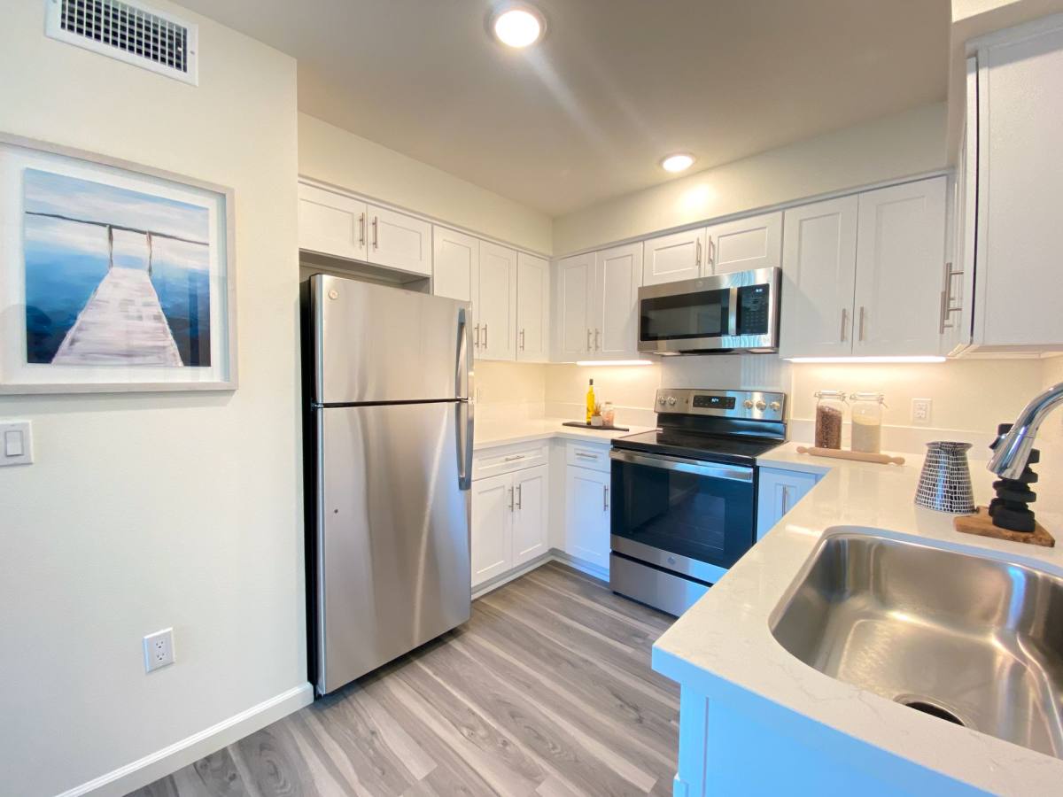 Apartment for rent at 1704 Hornblend, San Diego, CA 92109