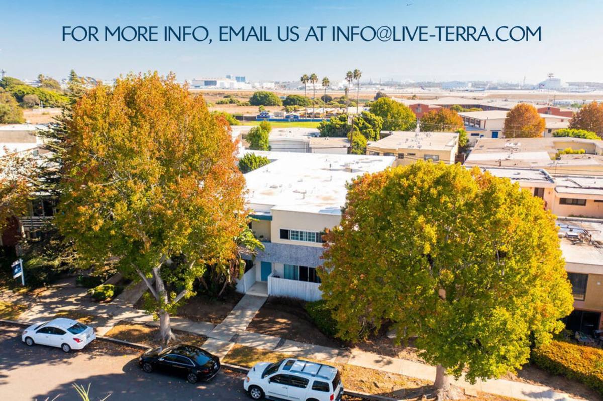 Apartment for rent at 7718 Paseo Del Rey, Playa Del Rey, CA 90293