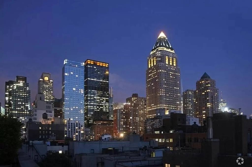 Apartment for rent at 410 W 53rd St #605, New York, NY 10019