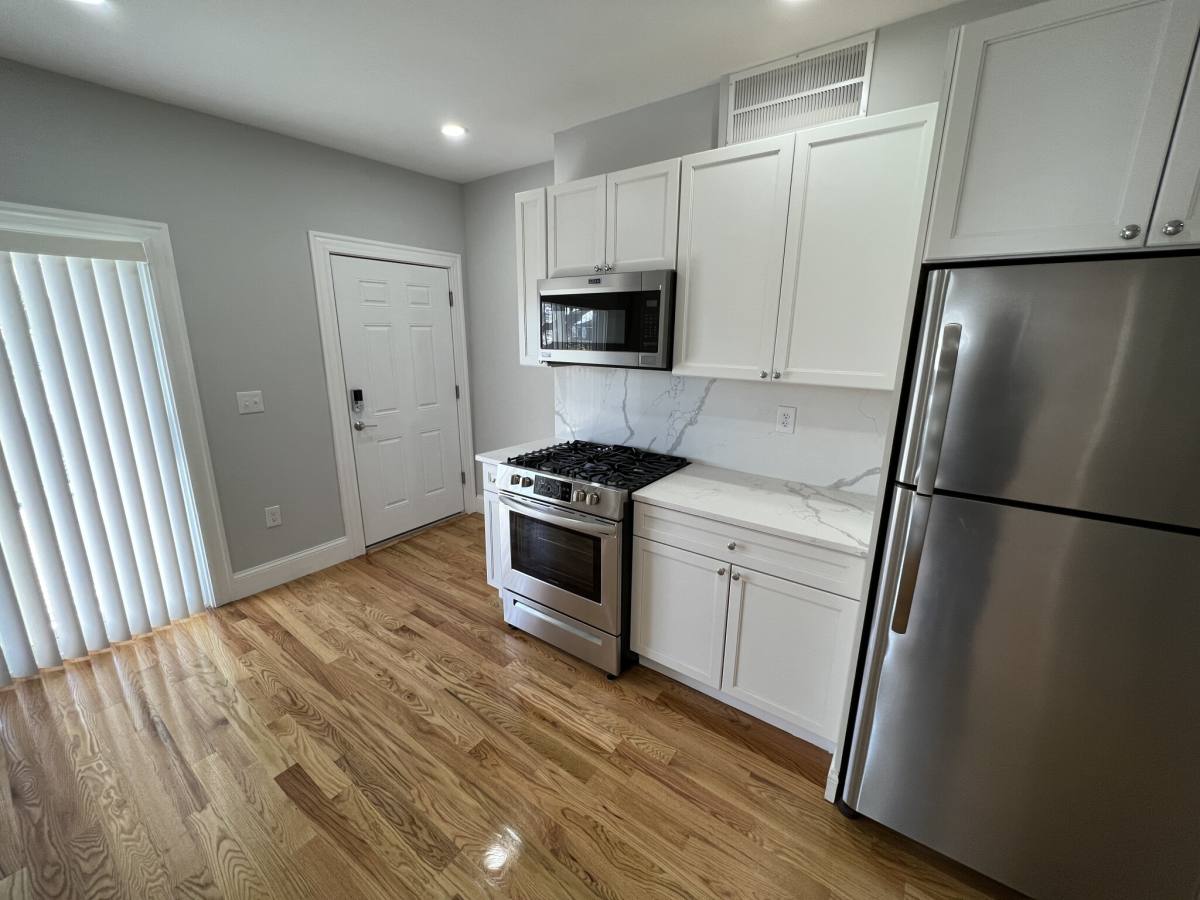 Apartment for rent at 372 Oxford St #O4, Cambridge, MA 02140