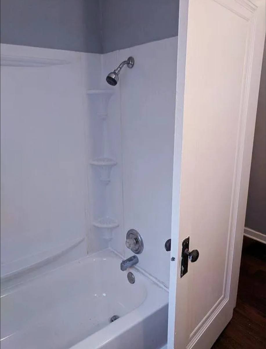 House for rent at 712 Leslie St, Lansing, MI 48912