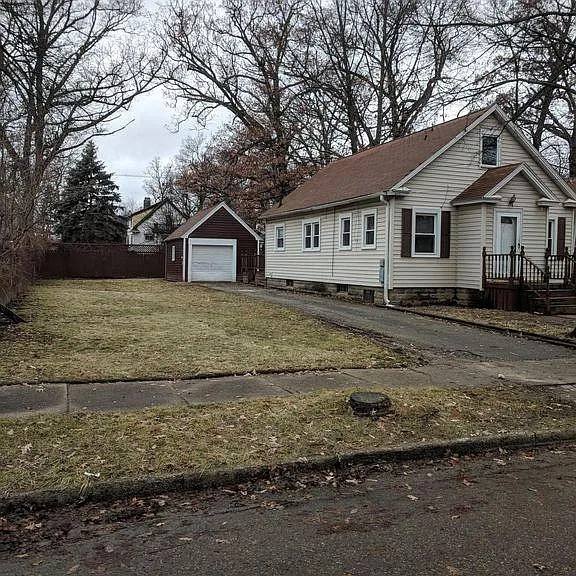 House for rent at 712 Leslie St, Lansing, MI 48912