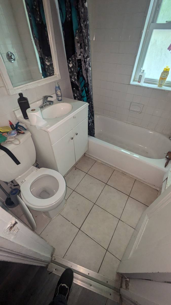 Apartment for rent at 1874 Marloes Ave #33, Cleveland, OH 44112