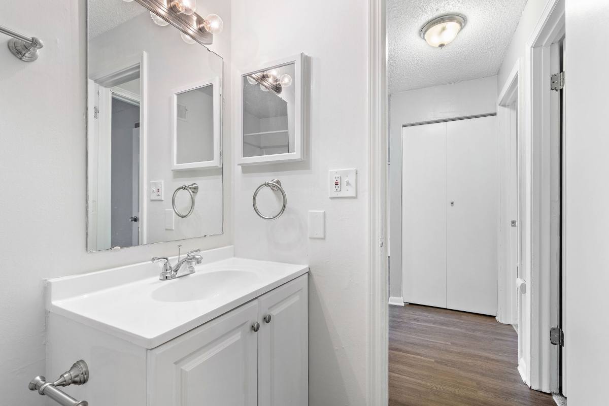 Apartment for rent at Douglas Place & Townhomes, 13900 Granboro Lane, Grandview, MO 64030
