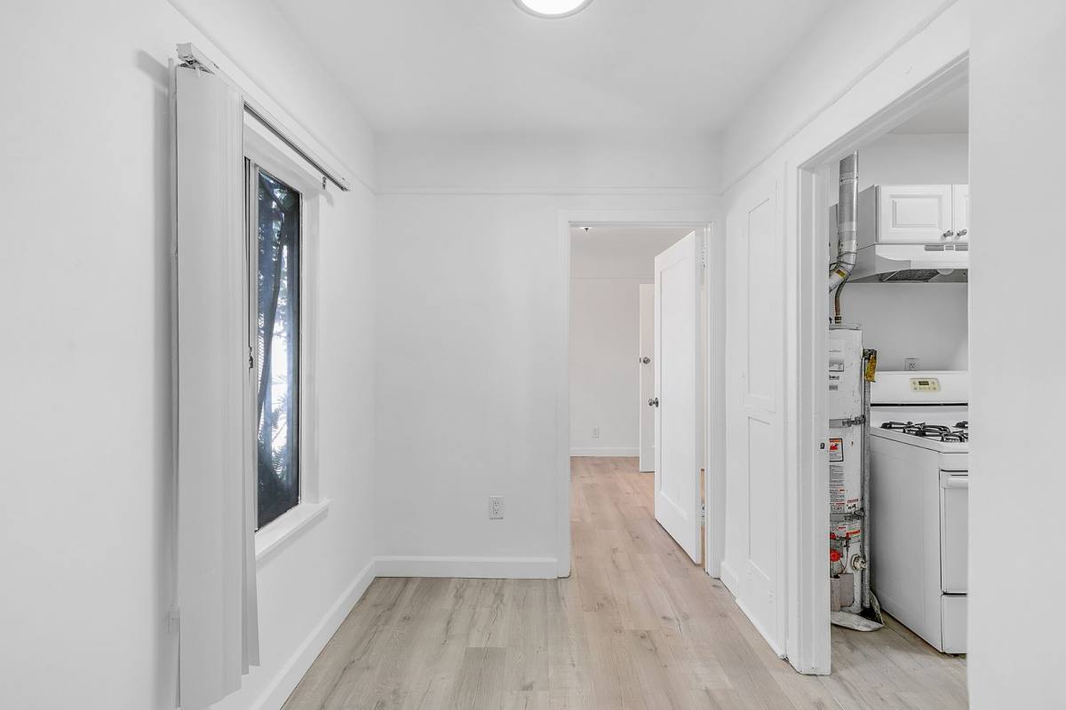 Apartment for rent at 1426 S Bonnie Brae St, Los Angeles, CA 90006