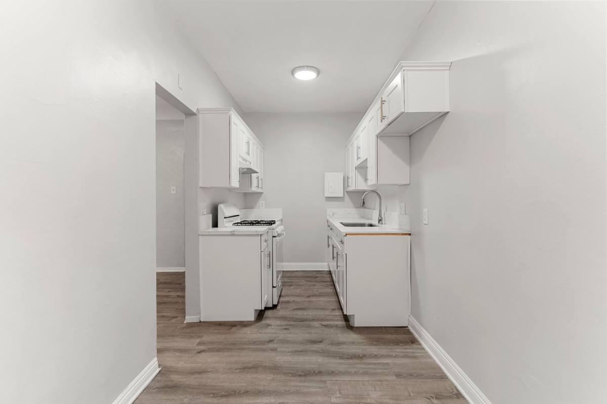Apartment for rent at 722 Maine Ave, Long Beach, CA 90813
